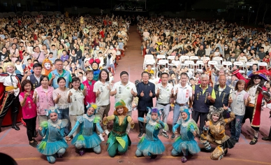 紙風車劇團太保開演盛況空前 蔡易餘團隊親子家庭互動 優質藝文走進地方