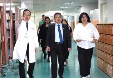 嘉義市立委王美惠邀衛福部官員考察部立嘉義醫院 推動長照大樓 提出高齡居家安全政策