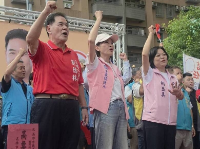 柯志恩合體韓國瑜直搗賴瑞隆本命區