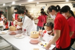 弘光與華山辦母親節派對  獨居嬤享貴婦級服務、做養生蛋糕