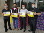 國民黨彰化縣黨部號召企業家採購1200箱葡萄捐給防疫人員，除表達謝意外，並幫助農民生計。（照片黨部提供）