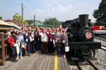 阿里山鐵路通車109週年慶  百年蒸汽火車SL-25與來賓  在整修完成的竹崎車站體驗百年林業文化資產場域