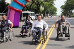 嘉義縣長翁章梁等人體驗輪椅馬拉松 宣傳2023嘉義縣國際身障者日嘉年華活動 呼籲大眾重現身障者權益~