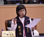 ㄧ戰成名｜從「菜鳥議員」到「議壇戰將」，小鳥變猛鷹，縣議員鍾素政今非昔比