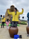 美女踩酸菜｜富里鄉農會熱情舉辦「酸菜蘿蔔節」，田園野趣、溫馨復古，寓教於樂，熱鬧滾滾！