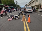 疑違規跨越雙黃線釀禍｜花蓮市2機車毀2騎士傷