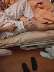 電箱杵在人行道｜花蓮市70歲阿嬤摔成重傷住院，將申請國賠求償！