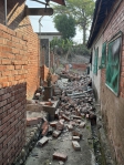 7.2地震，彰化大村空屋圍牆倒塌。（照片消防局提供）