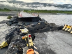 斷成兩截｜超大豪雨，玉里高寮便道路面斷裂、基礎掏空，端午連假期間全面封閉！