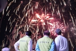 2025澎湖國際海上花火節盛大開幕　史努比陪你夢幻遊澎湖！ 5/5日晚間約吸引超過1萬4,000名民眾湧入現場，在夏夜中共度浪漫又熱情的澎湖之夜。