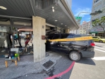13人輕重傷｜廂型車花蓮鬧區暴衝衝撞早餐店