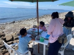 金色雙島藝術祭寫生活動首站啟航桶盤嶼  黃健忠：以藝術深化對家鄉的理解 後續預定於5月31日與6月1日於虎井辦理，將以港口前社區、虎井國小及西山景觀作為寫生主題，創作形式不限媒材，邀請市民朋友攜手參與，透過畫筆細細刻劃屬於馬公的記憶與風景。報名資訊請參閱馬公市公所官網「最新消息」專區。