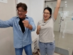 父女攜手雷射治眼睛 指定賴麗如動手術 女兒自美歸國 比較台美技術選信賴