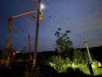 台電新桃、台中、高屏與嘉南供電處聯手  風雨中點燈搶修　新塭變電所九日晚上重啟  正式恢復供電