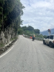 飛石奪命｜有戴安全帽頂不住落石如雨下，台8線157.9公里，落石砸中步行中的工人頭部慘亡！