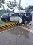 押解通緝犯警車撞分隔島｜花蓮1嫌死亡、2警受傷！