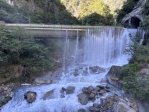 燕子口堰塞湖溢流出靳珩隧道後回流立霧溪｜花蓮分署評估：風險趨緩！