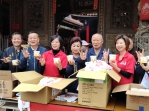 新港奉天宮歲末寒冬送暖 關懷低收入戶享用臘八粥