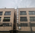 誇張！透天「掛起10個凸面鏡」化解「壁刀煞」