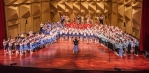 「我的未來不是夢」親子音樂會，9校300名學生和「非非藝術團隊」輪番上台演唱。（照片協會提供） 　 　