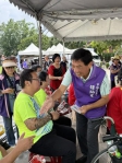 高雄市議員第一選區參選人鍾炳光上架競選看板有深層意涵
