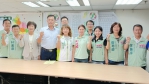 民進黨彰化縣黨部主委謝翠屏（前排中）宣布徵召張政岳（前排左4）參選員林市長。（照片記者周為政攝）