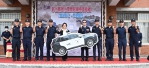 82輛警用車輛，王縣長交給縣警局陳局長。（照片縣府提供）