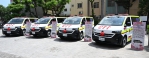 4輛高規格救護車由企業家和愛心團體捐給消防局。（照片縣府提供）