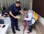 暖警幫助婦人安然返家    親帶自種竹筍聊表謝意