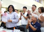 嘉義市長參選人王美惠登記參選 團隊大團結展現勝選氣勢！