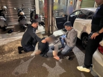 高雄擁槍通緝犯衝撞警車拒捕母親成功勸降