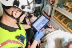 心肌梗塞，彰化消防局救護員先以﹁12導程心電圖﹂上傳彰基備戰。（照片彰基提供）