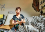 高雄國際鋼雕藝術節8旬嬤化人生經歷創作金屬花